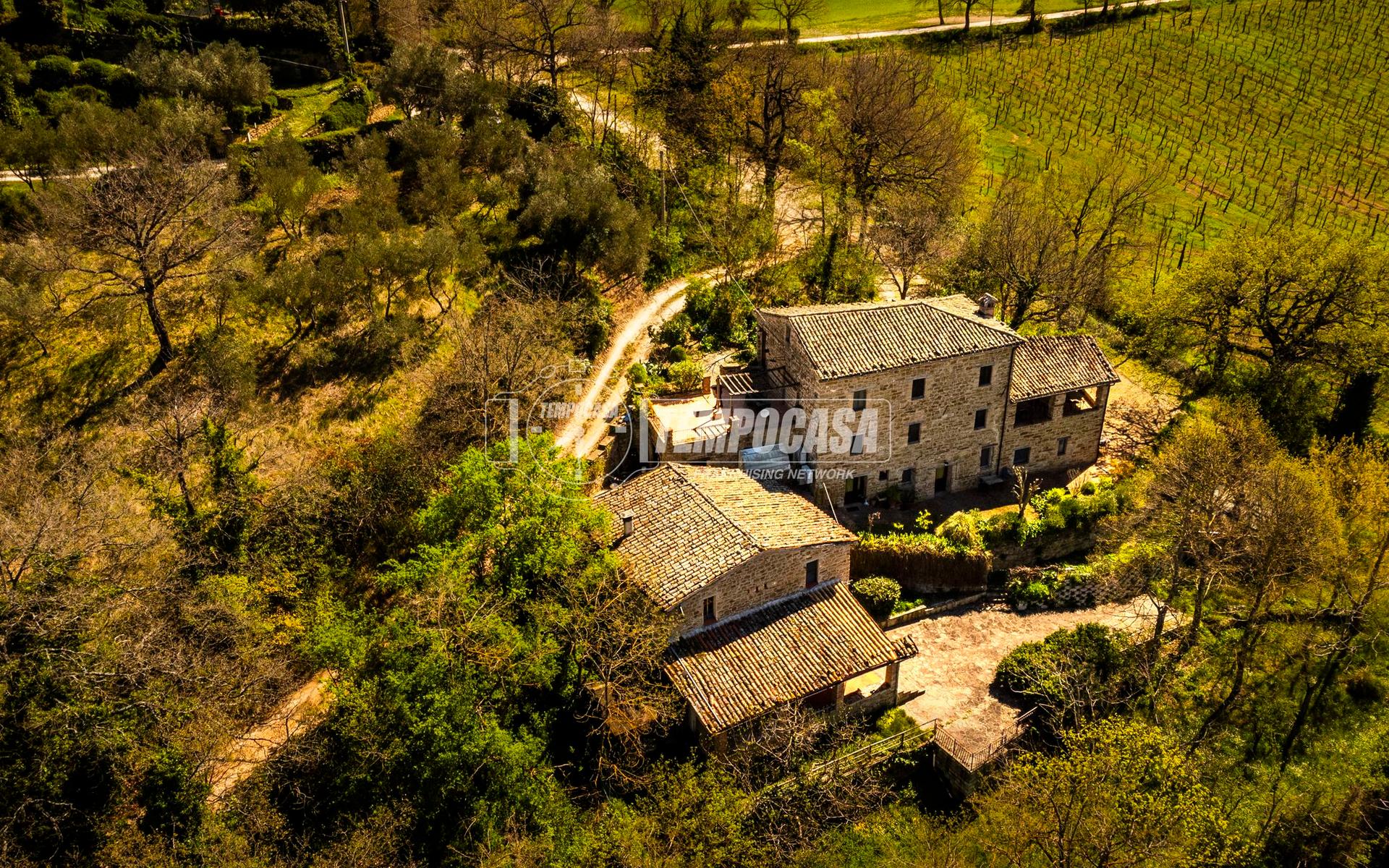 Appartamento in Strada Statale 256 Muccese, Camerino