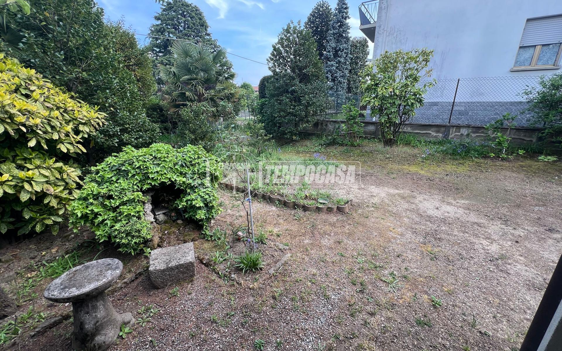 Appartamento in Via Belvedere 11, Lomazzo