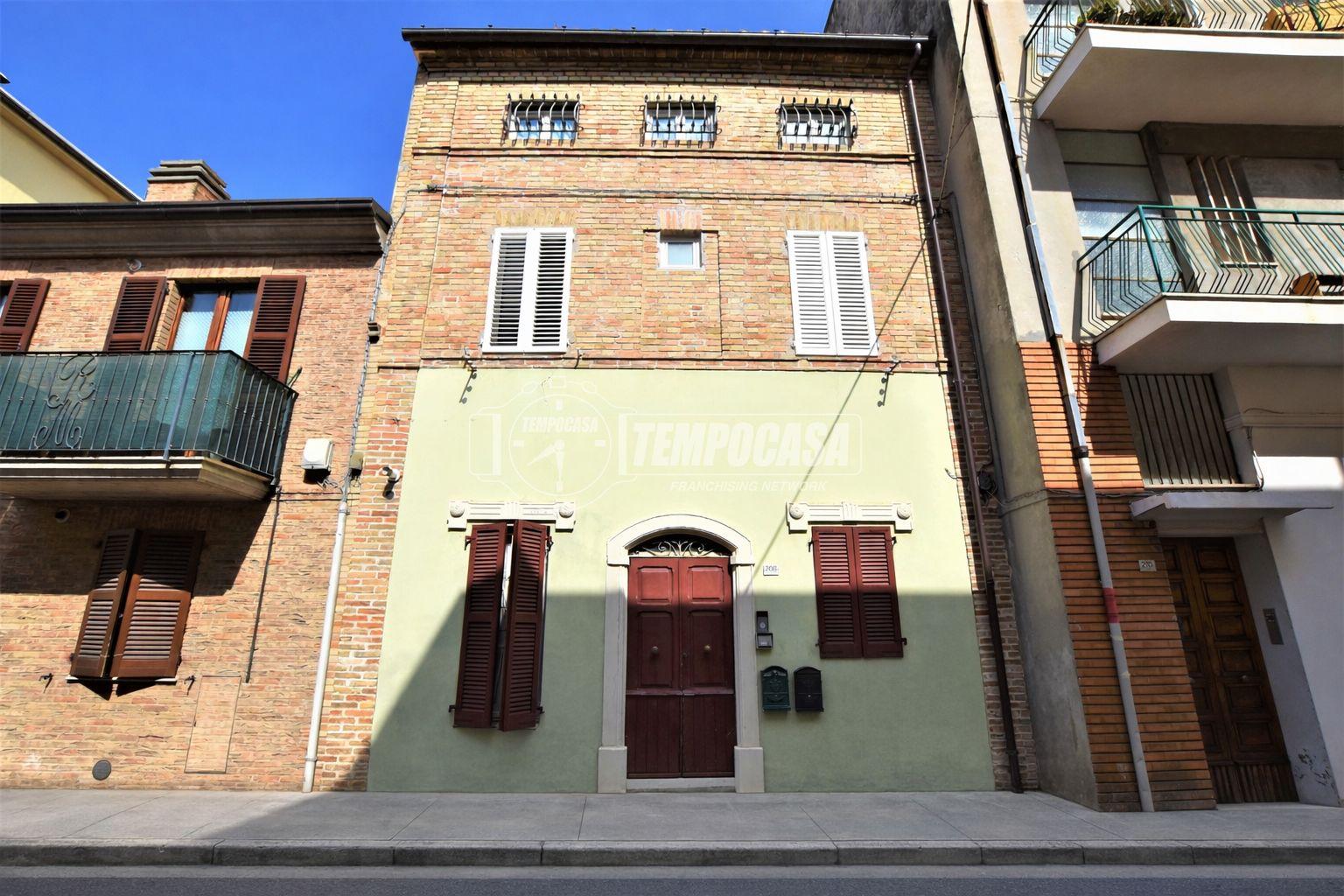 Trilocale in Via Gaetano Properzi 208, Porto San Giorgio