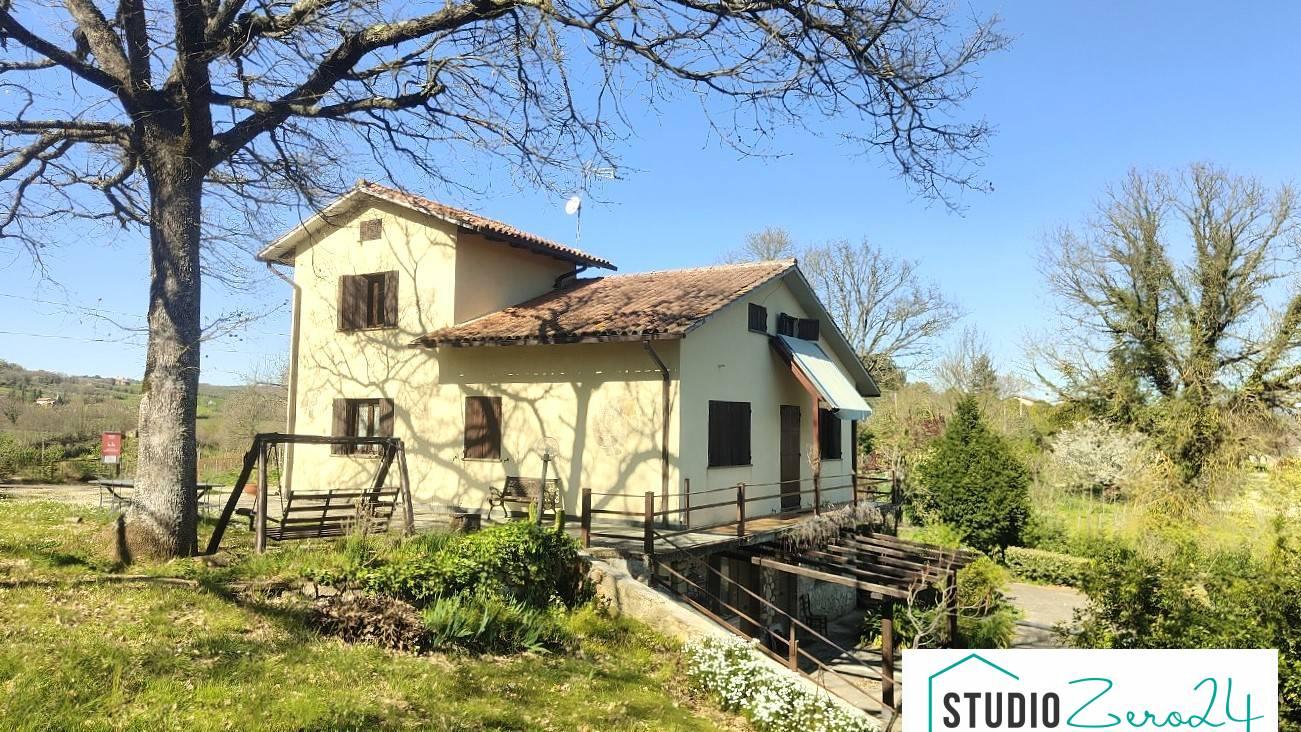 Villa, Montecchio