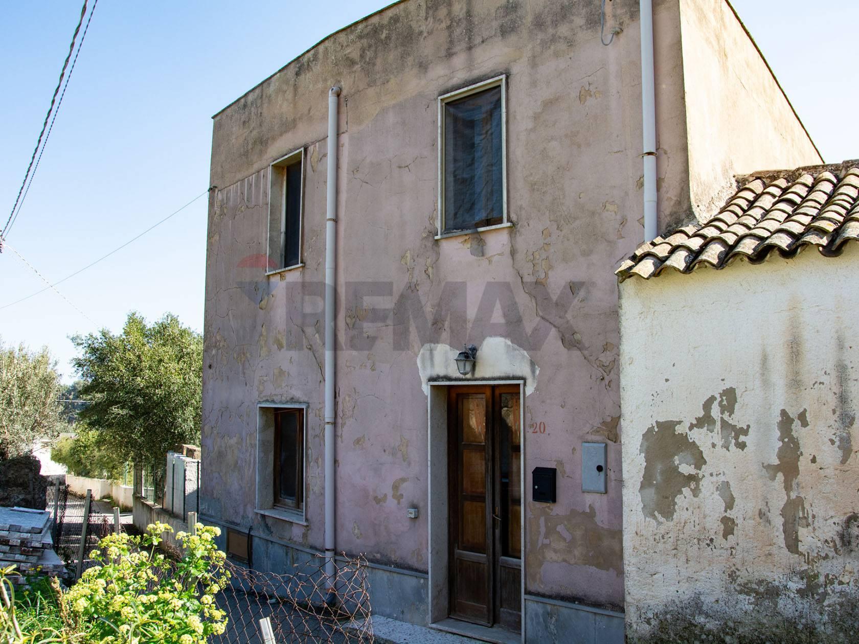 Casa indipendente in Via Badalucco 20, Valderice