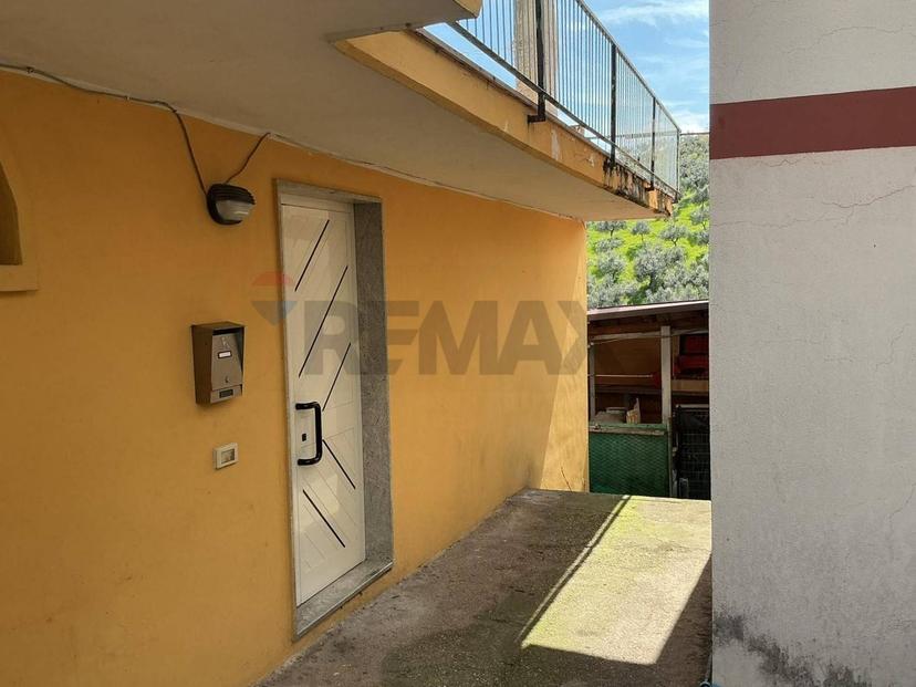 Casa indipendente in Contrada Pallante 9, Loreto Aprutino — foto 2 di 5