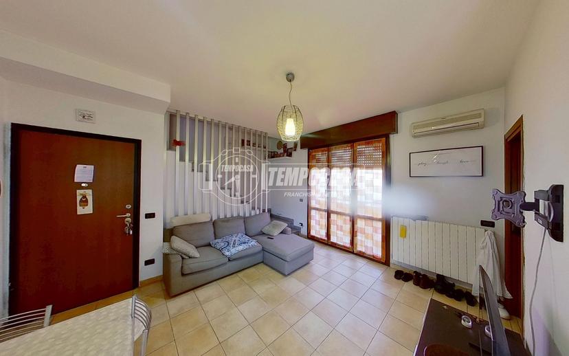 Trilocale in Via Giosuè Carducci 3, Cabiate — foto 2 di 5
