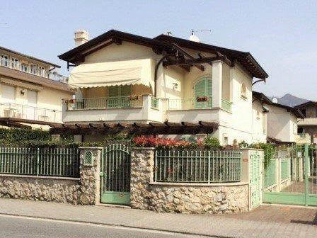 Villa trifamiliare, Montignoso — foto 4 di 5