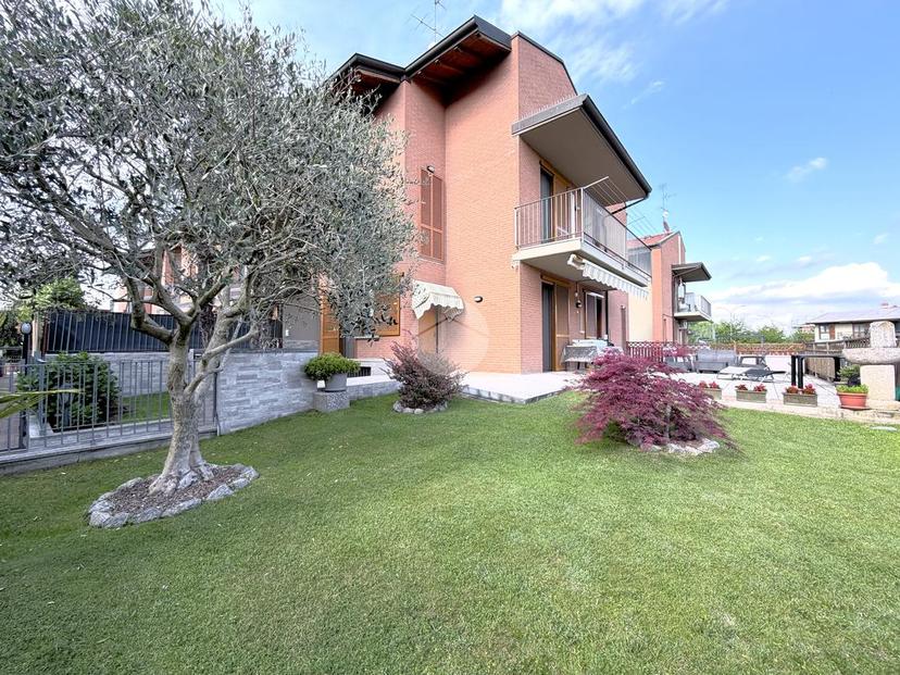 Villa a schiera in Via Fratelli Bandiera 30, Corbetta