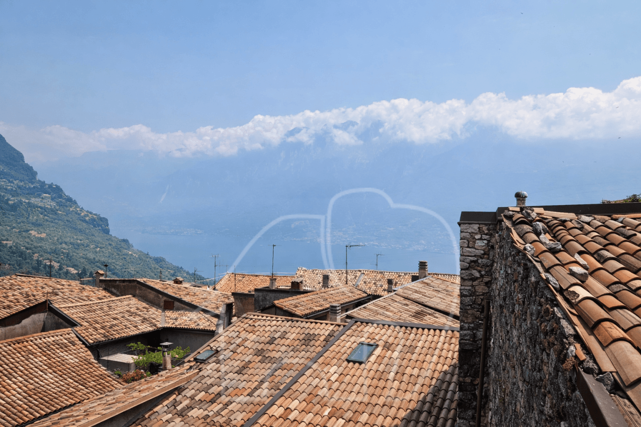 Villa a schiera, Tremosine