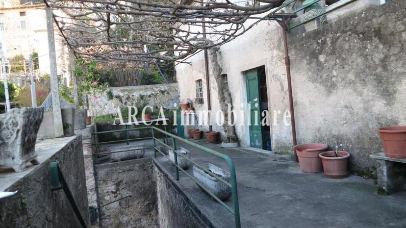 Porzione di casa, Pietrasanta