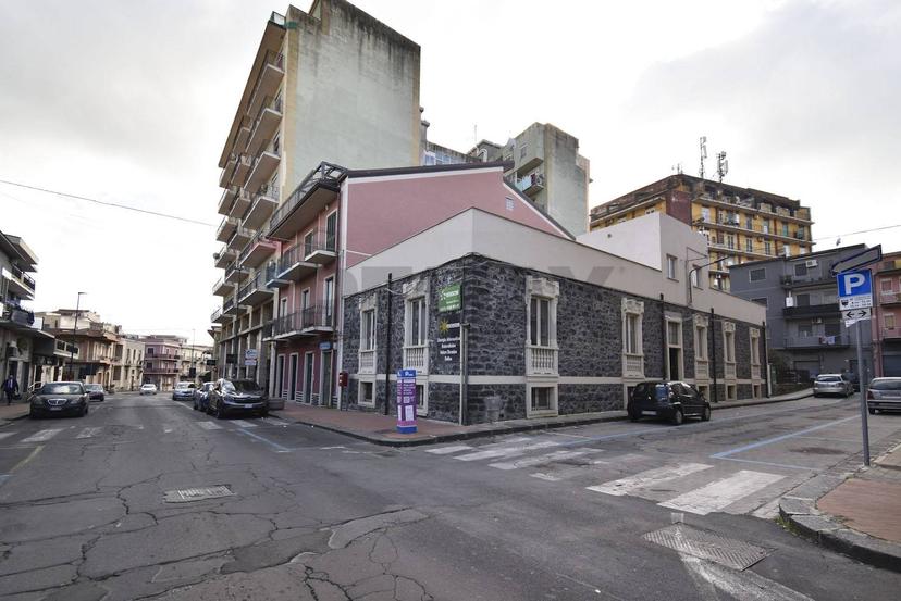 Casa indipendente in Via Eugenio Curiel 1, Adrano — foto 3 di 5