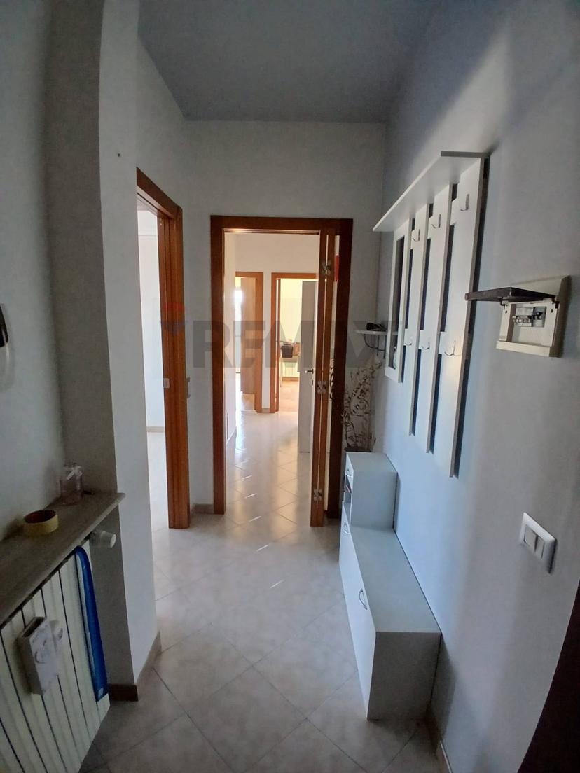 Trilocale in Via Napoleone Ruberto 37, Cardano al Campo — foto 4 di 5