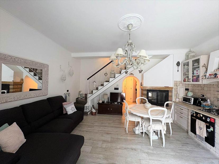 Casa indipendente in Via Umbria, Viterbo — foto 4 di 5
