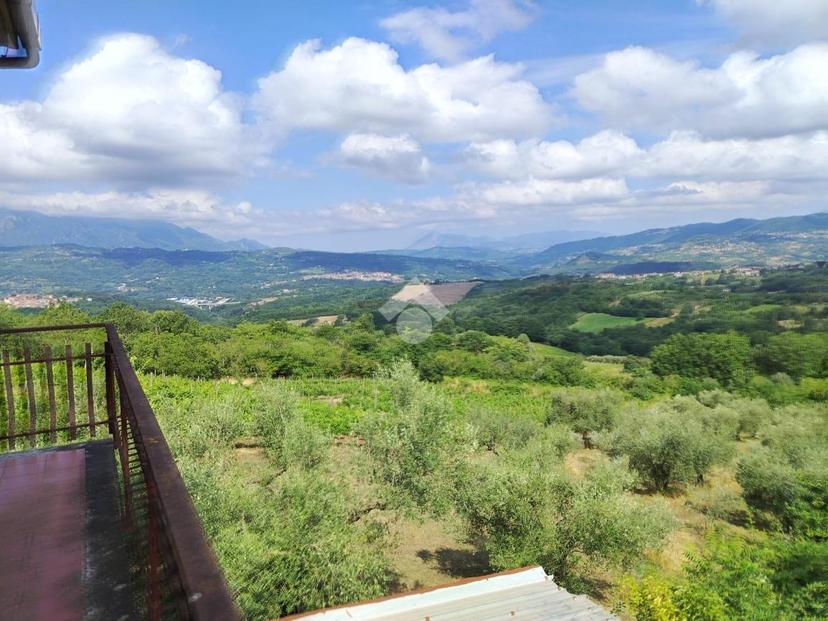 Casa indipendente in Contrada Carrari, Montefalcione