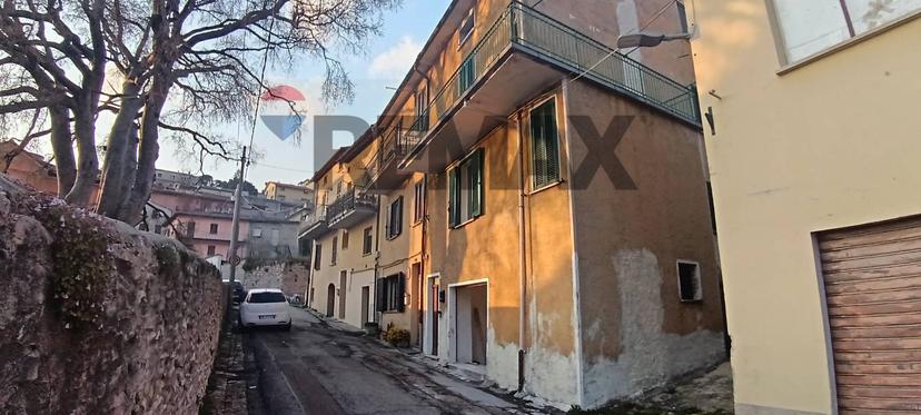 Casa indipendente in Via Borgovalle 23, Gualdo Tadino — foto 2 di 5