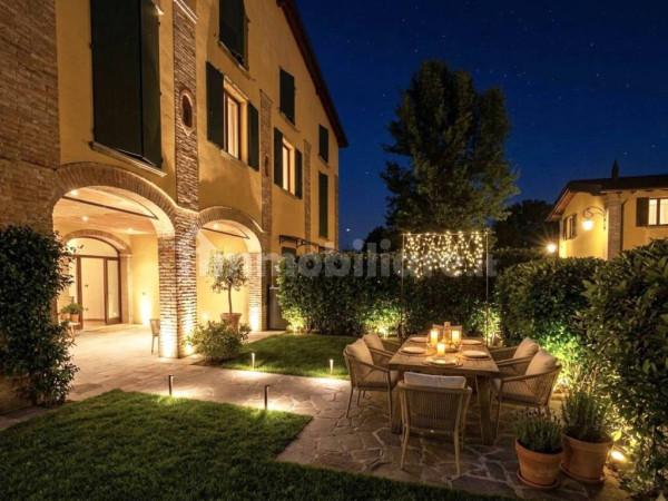 Villa plurifamiliare in Via Mantovana, Castelfranco Emilia
