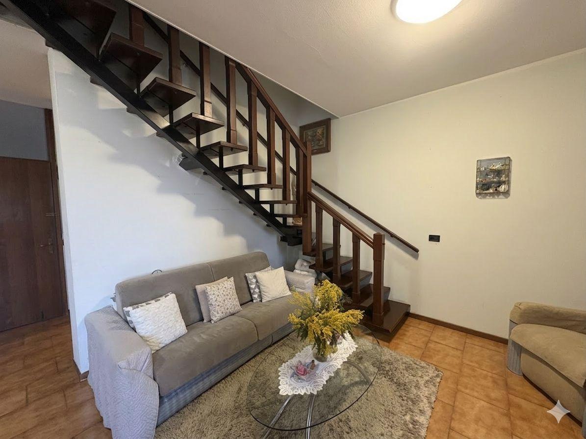Casa indipendente in Via Europa Unita 7, Carvico, Carvico