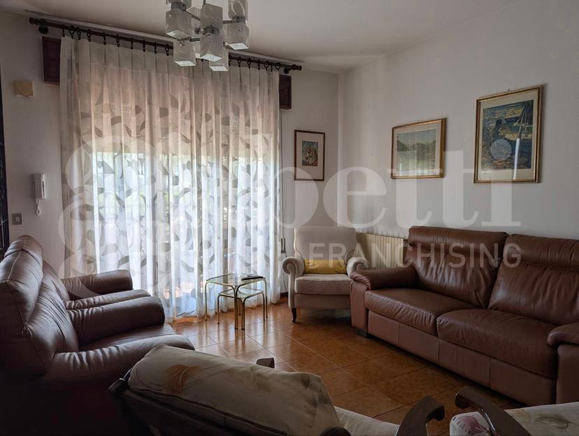 Villa a schiera in Cavarzere, Via Carlo Alberto dalla Chiesa 9, Cavarzere — foto 3 di 5