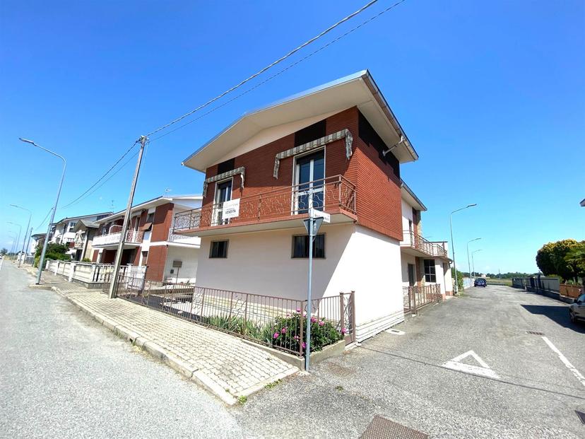 Villa in Via Rastelli, Trino — foto 3 di 5