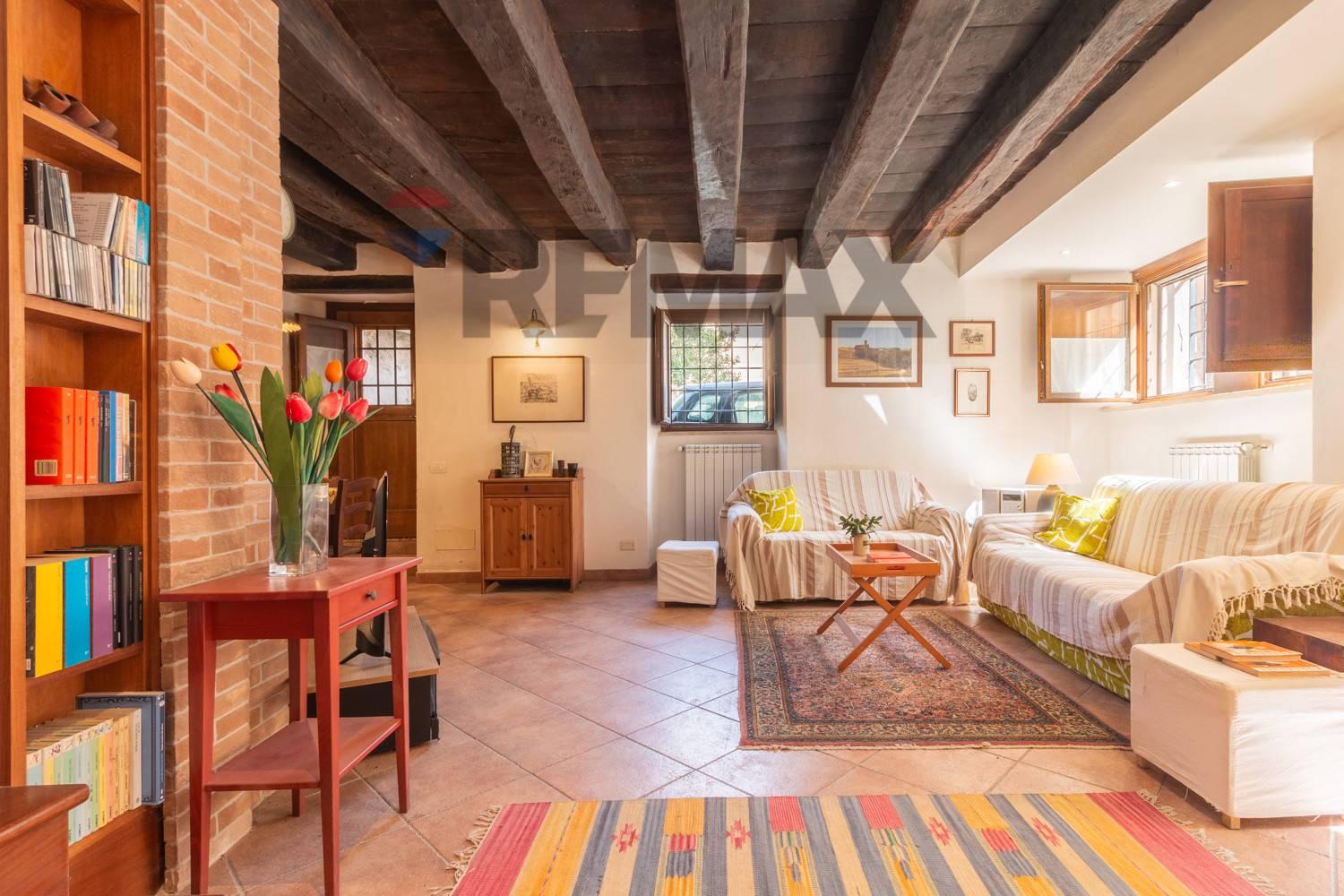 Quadrilocale in Via Trento E Trieste 31, Montalto di Castro