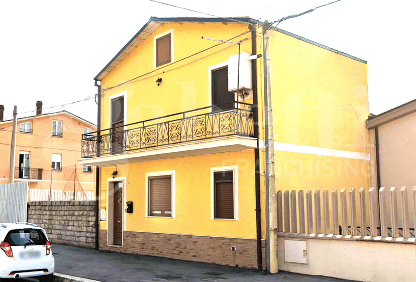 Casa indipendente in Via San Francesco  39, Avezzano — foto 3 di 5