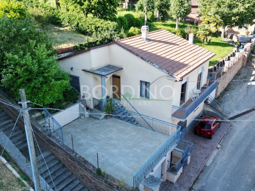 Casa indipendente in Via San Pietro Snc, Govone — foto 2 di 5