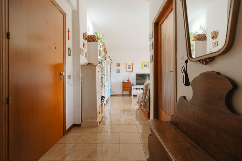 Trilocale in Via Brecce Bianche, Ancona