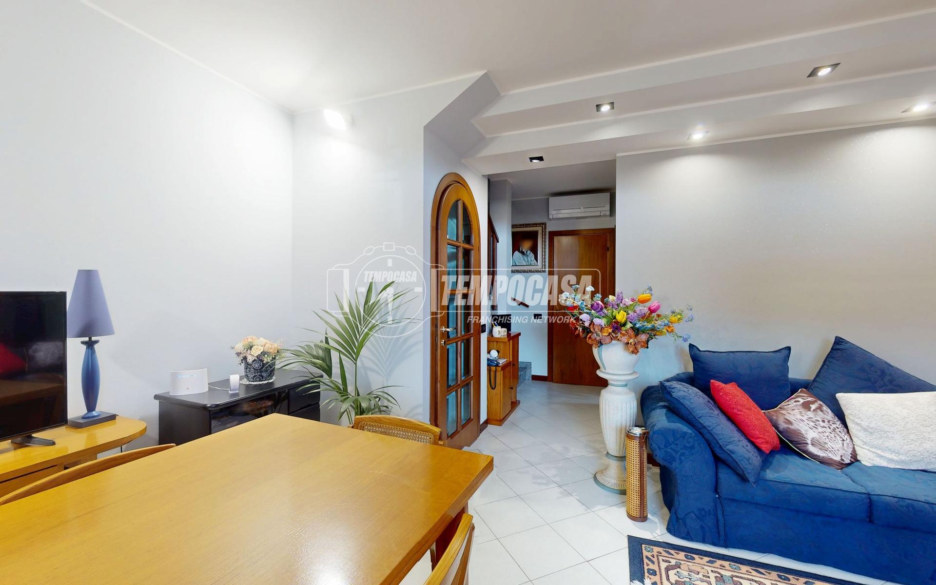Villa a schiera in Via Evangelista Torricelli 13, Lentate sul Seveso