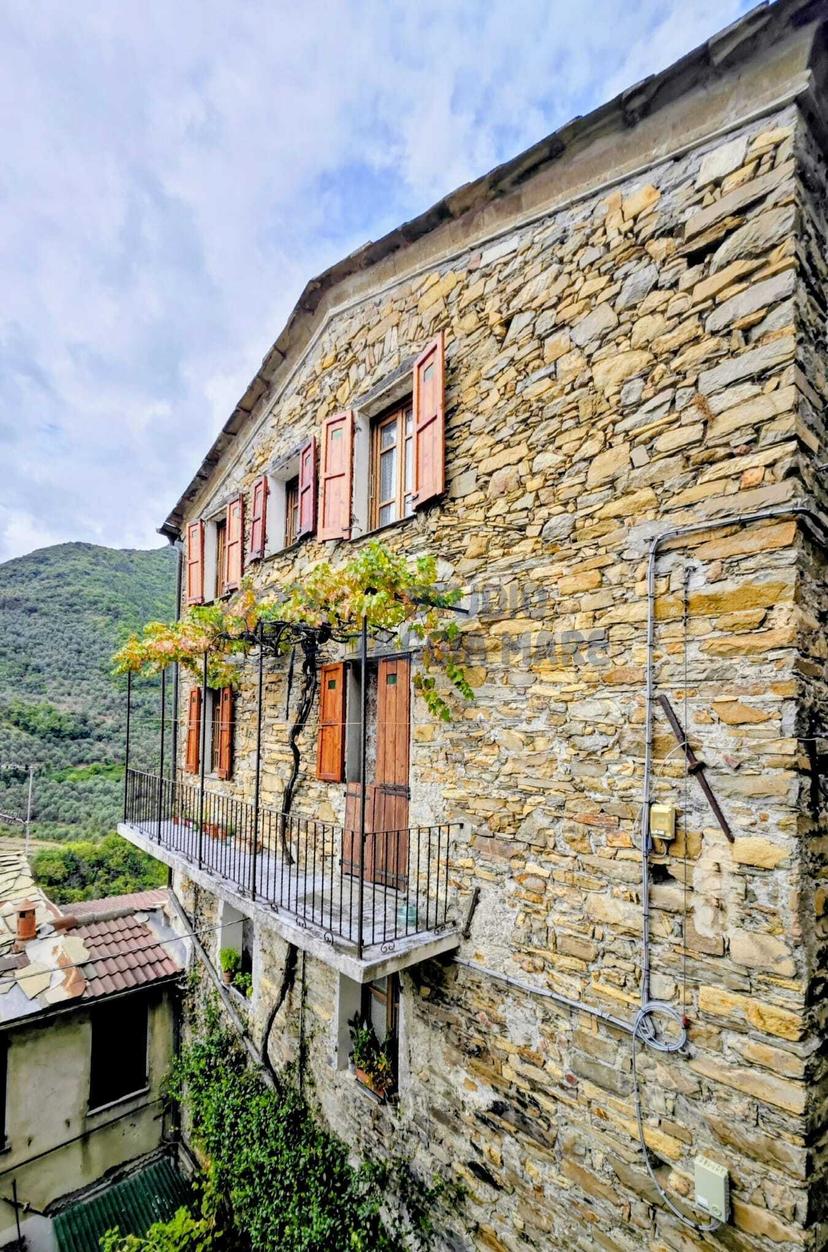 Porzione di casa in Via Roma, Montalto Carpasio — foto 2 di 5