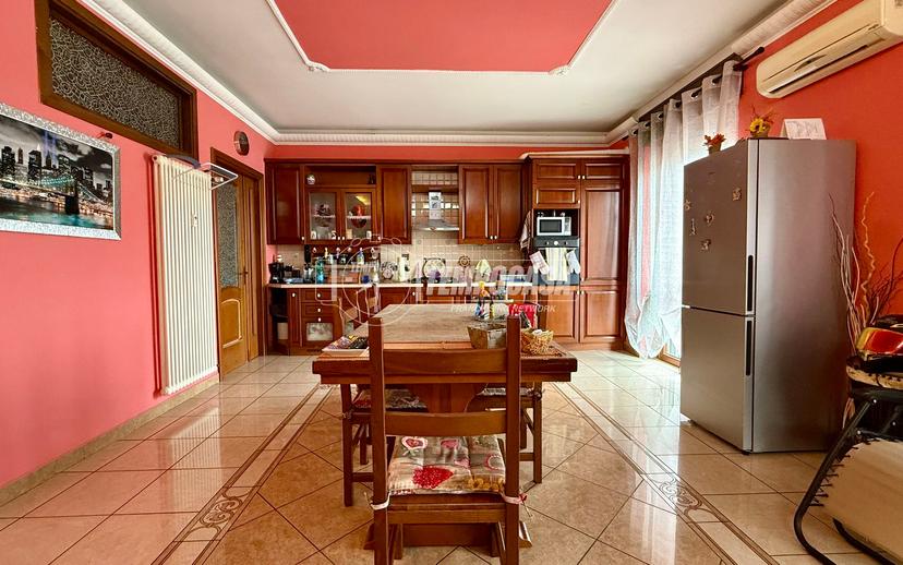 Trilocale in Viale Brianza 106, Cologno Monzese