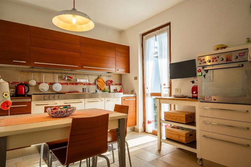 Villa bifamiliare, San Genesio ed Uniti — foto 3 di 5