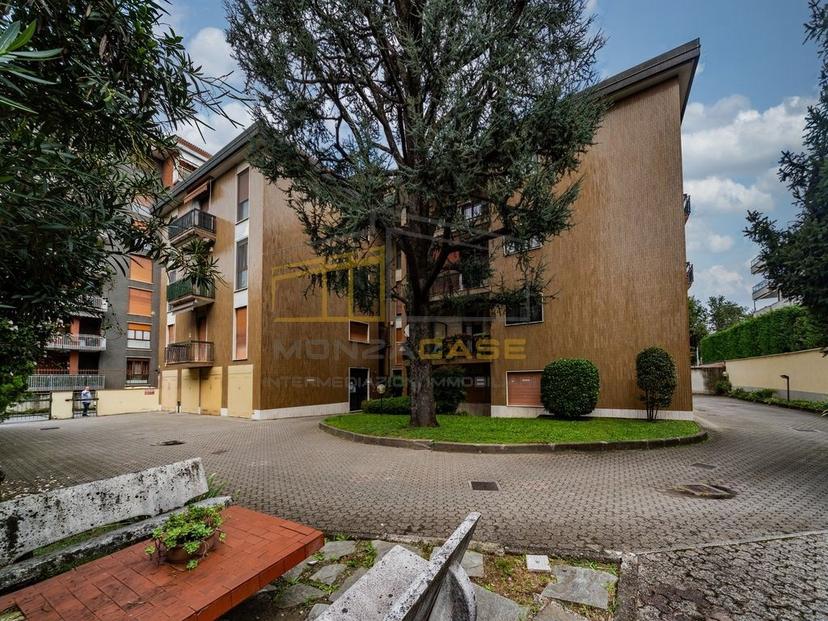 Trilocale in Viale Campania 56, Monza — foto 3 di 4