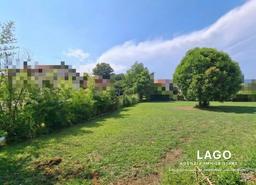 Villa bifamiliare, Nove