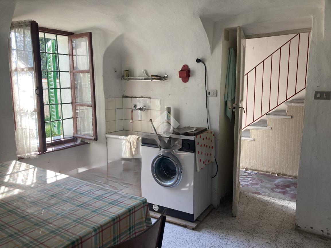 Casa indipendente in Frazione Zina 58, Strona