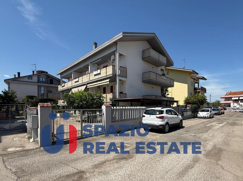 Villa in Via Santa Teresa d'Avila, Montesilvano — foto 4 di 5