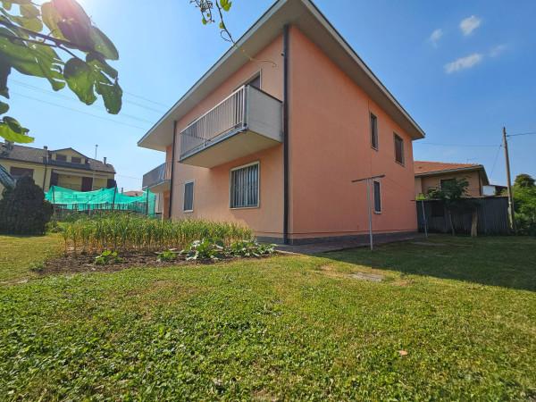 Villa in Via San Giovanni Bosco, Brembate di Sopra