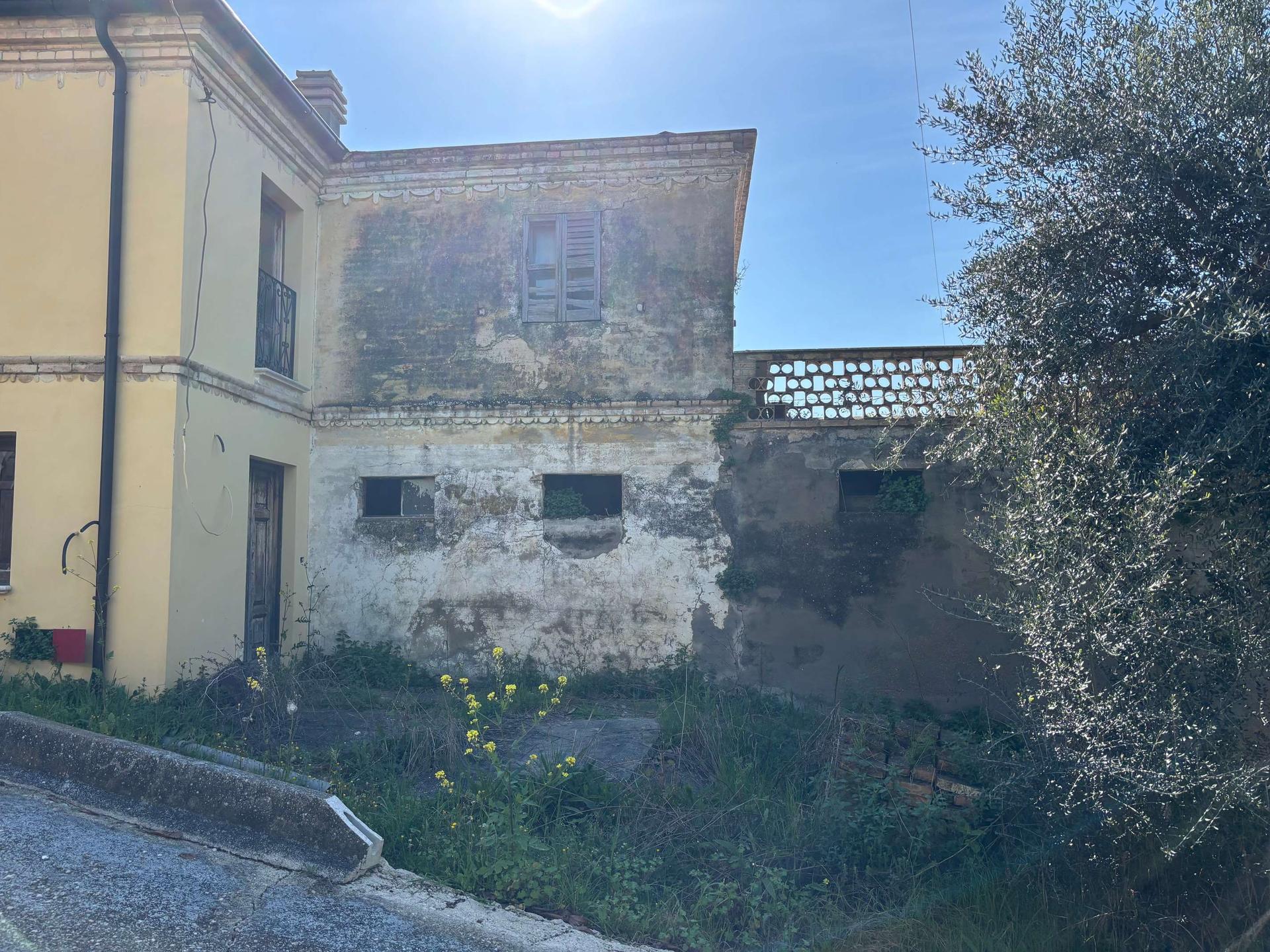 Porzione di casa in Contrada Castellano 21, Elice