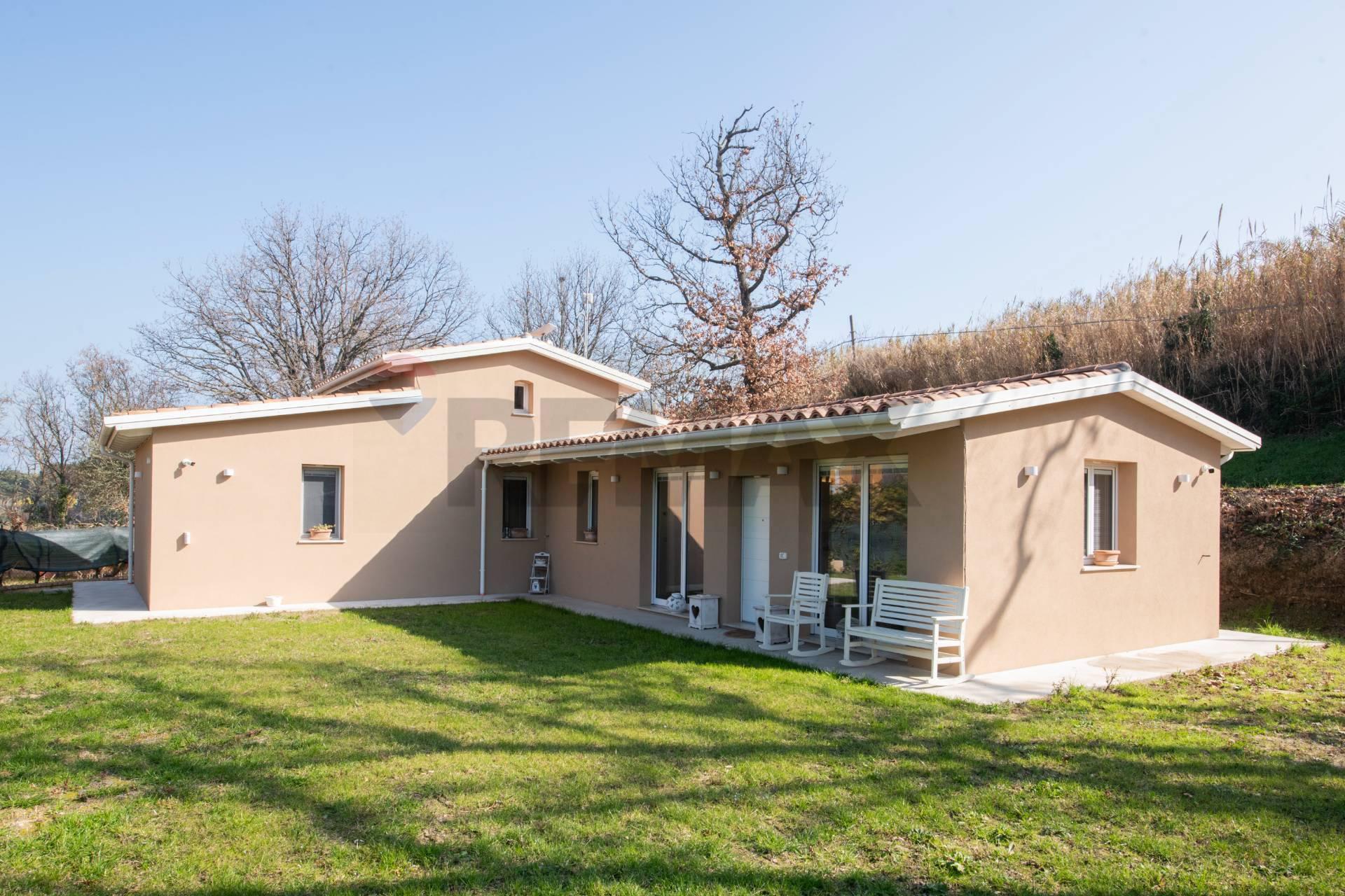 Casa indipendente in Strada del Morignano 11/a, Senigallia
