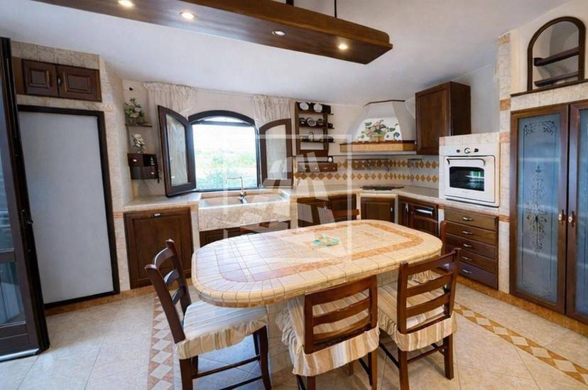 Villa in Via dei Caprifogli 1, Crotone — foto 2 di 5