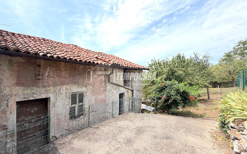 Casa indipendente in Via della Vallata 8/d, Mondovì