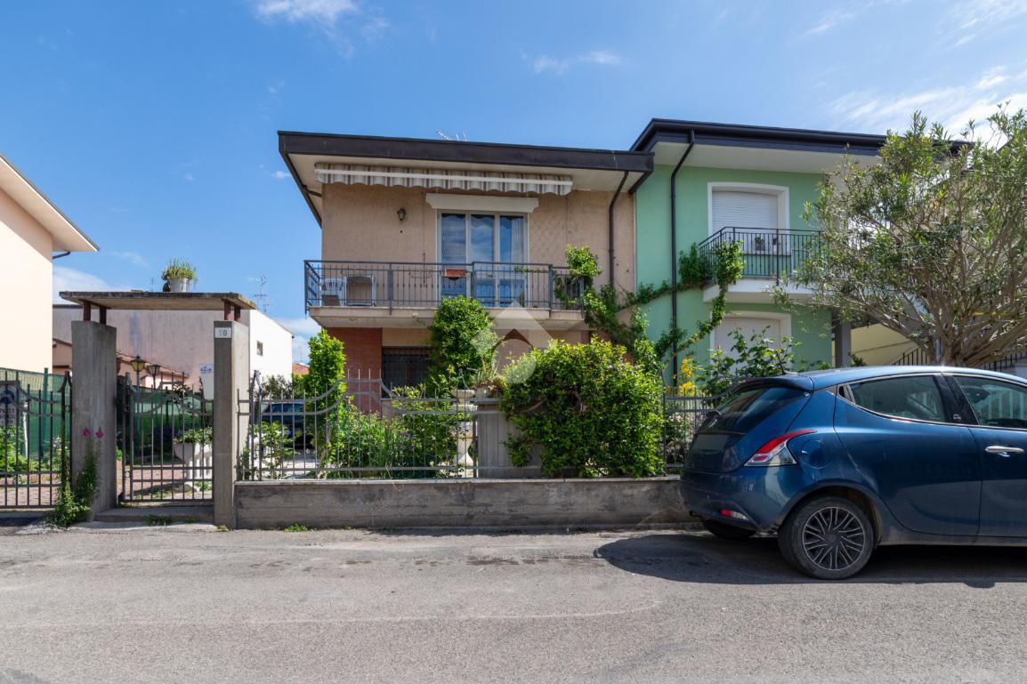 Trilocale in Via Semprini 18, Cesenatico