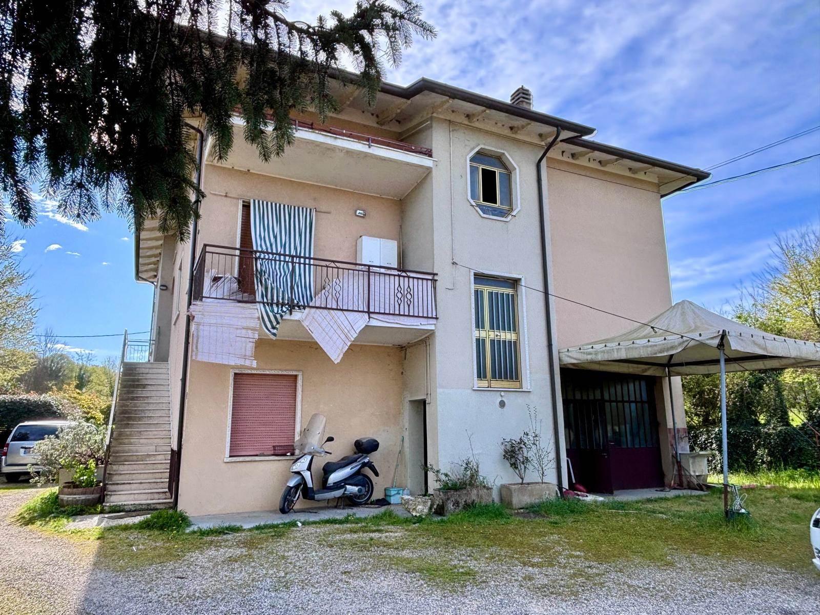 Casa indipendente, Ponti sul Mincio