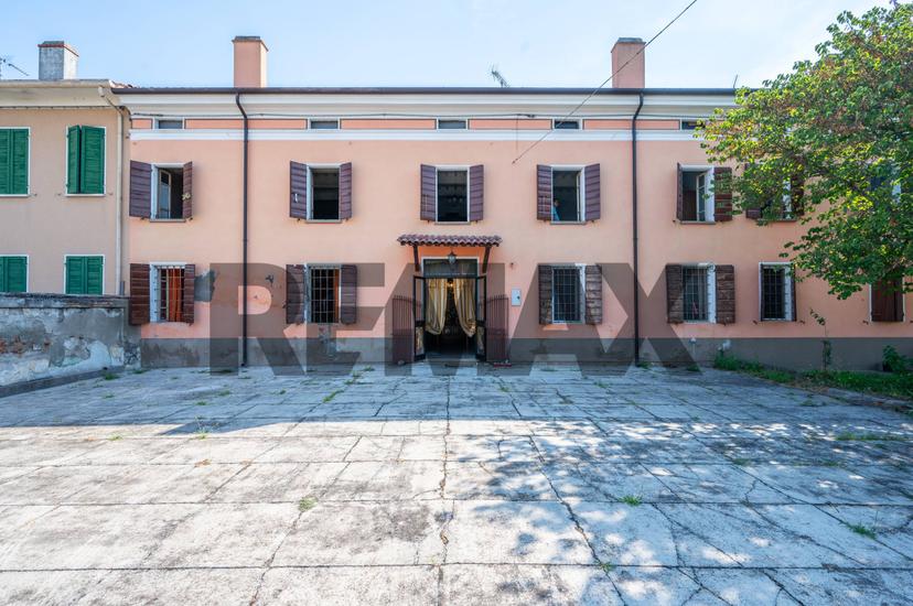 Villa a schiera in Via Padre Kolbe 21/8, Commessaggio — foto 4 di 5