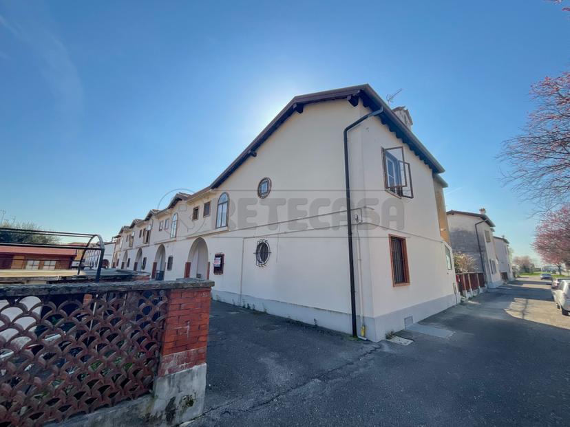 Villa a schiera in Viale Marconi 168, Torviscosa — foto 2 di 5