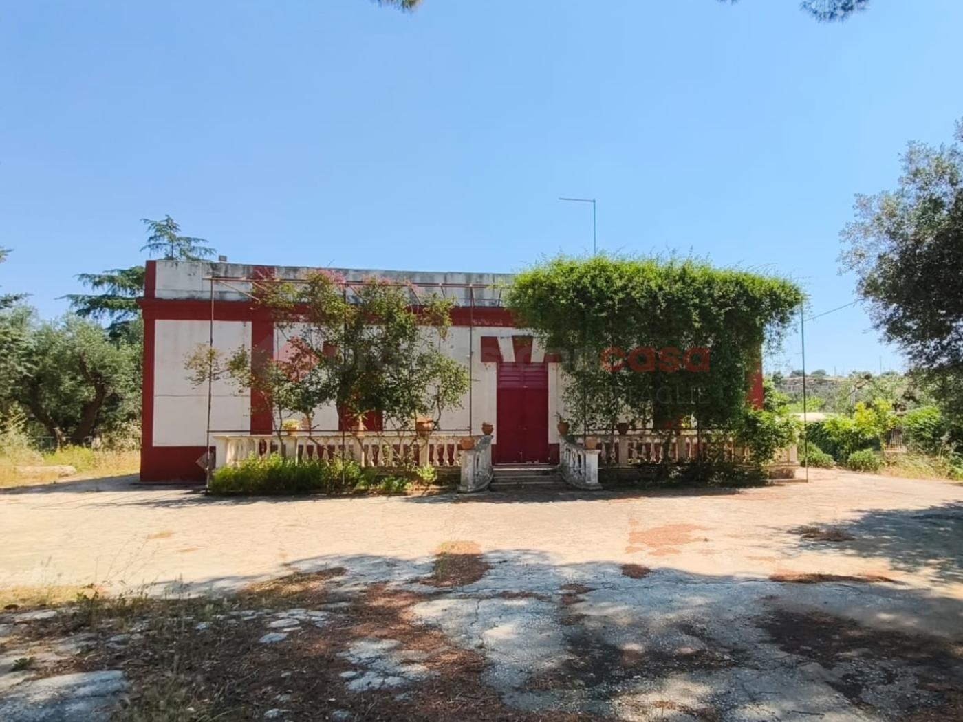Villa in Viale della Costituzione 26, Grottaglie