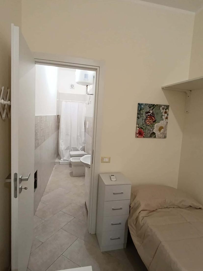 Monolocale in Via Rosario Gregorio 1, Palermo