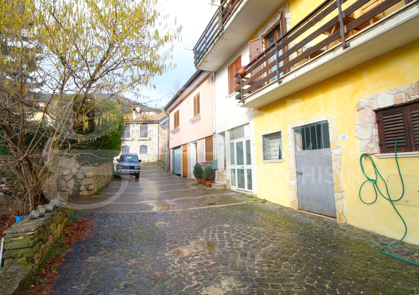 Appartamento in Via Dragone 23/25, Scontrone