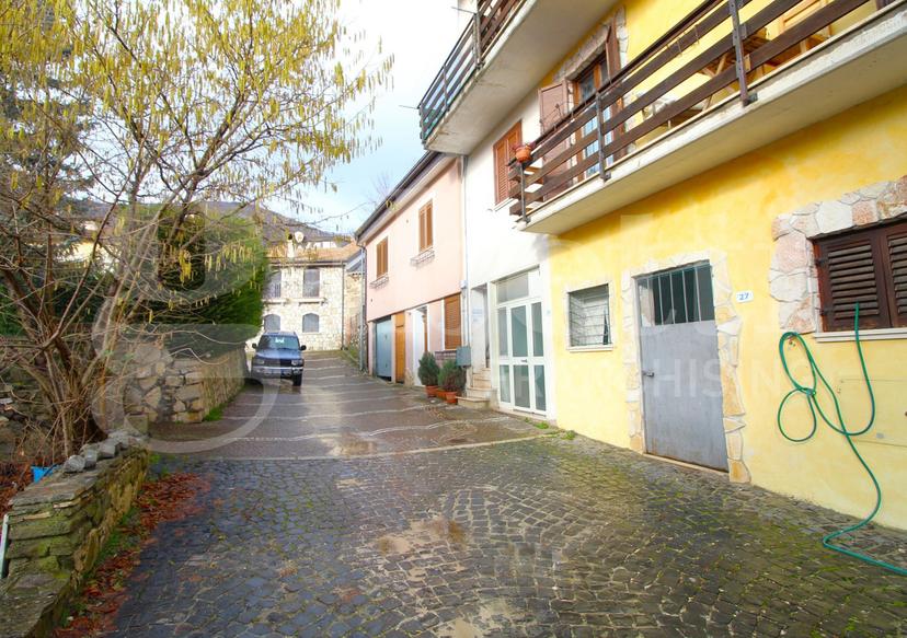 Appartamento in Via Dragone 23/25, Scontrone