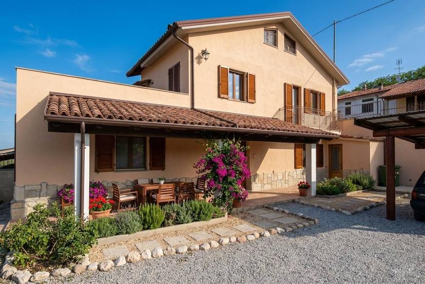 Casa indipendente in Via Langhe 382, Magliano Alpi — foto 3 di 5