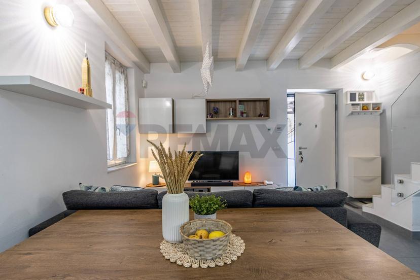 Trilocale in Via dei Mille 58, Barzanò — foto 2 di 5