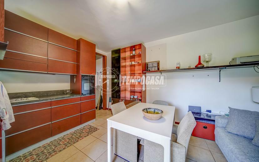 Bilocale in Via Alcide De Gasperi 27/-, Besnate — foto 2 di 5