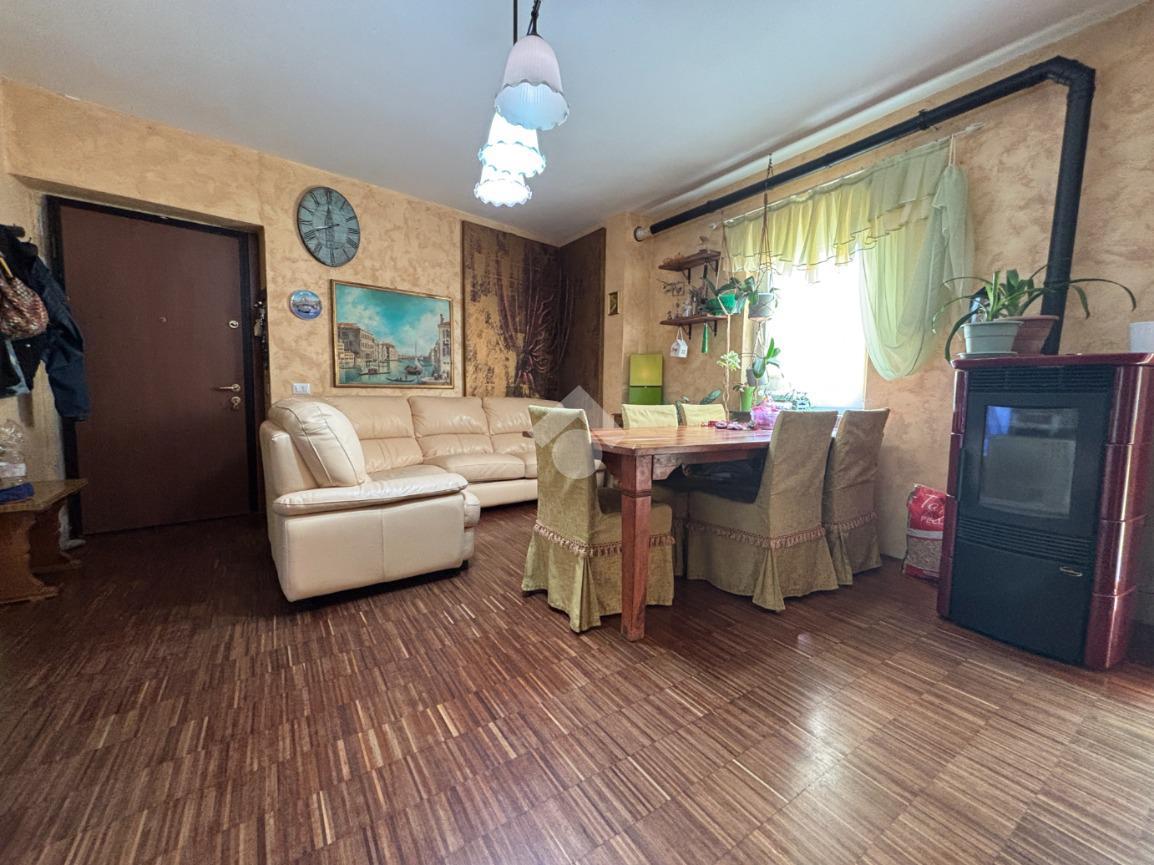 Trilocale in Via Giuseppe Garibaldi 12, Castelletto sopra Ticino