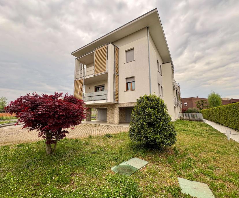Bilocale in Via Mascagni 16, Biassono
